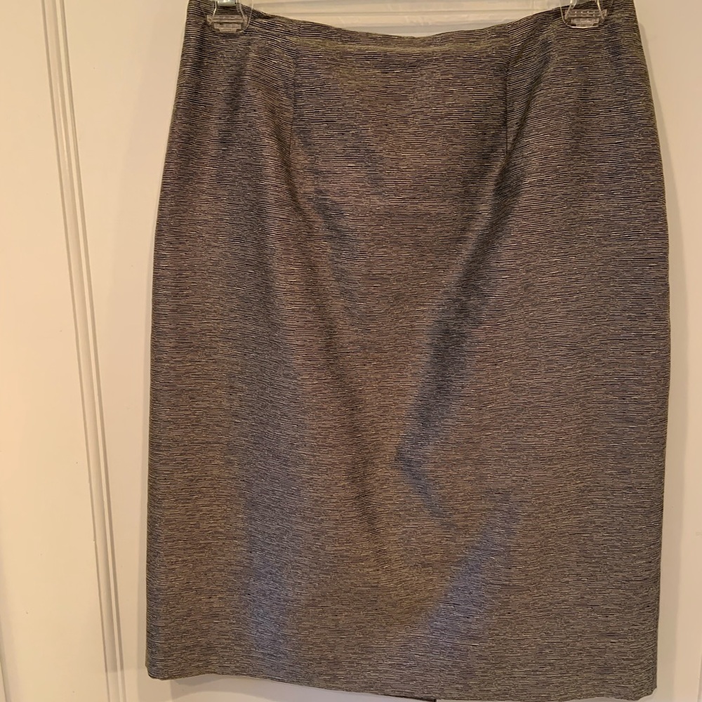 Gray and black tones pencil skirt fitted